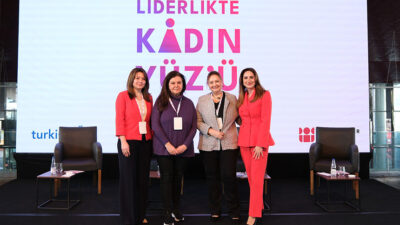 liderlikte kadın yüzü